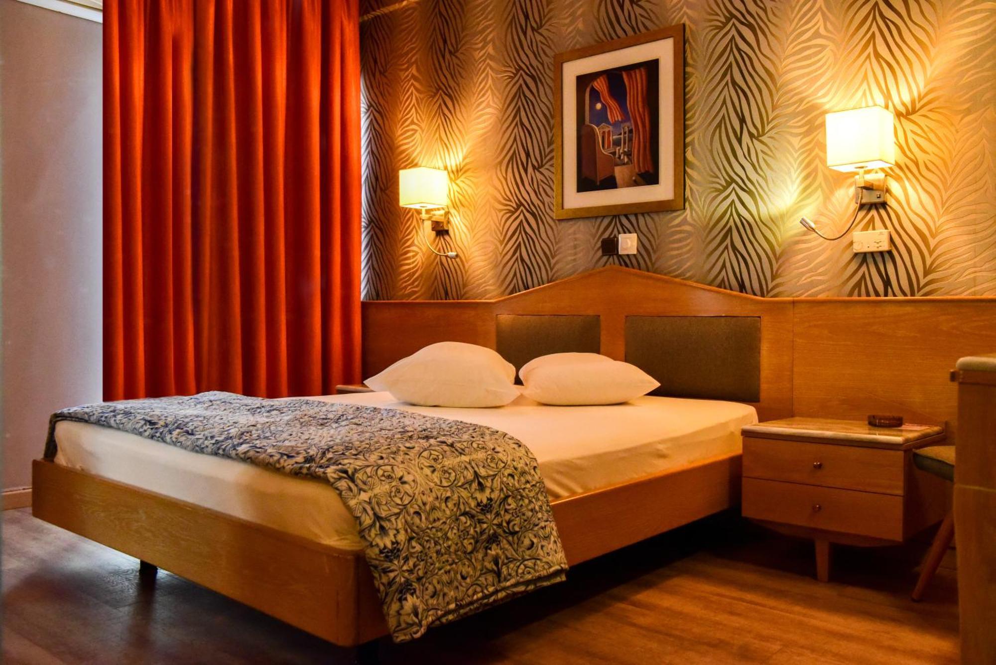 Eva Hotel พีเรียส ภายนอก รูปภาพ