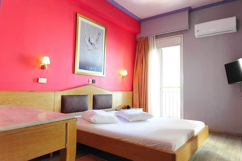 Eva Hotel พีเรียส ภายนอก รูปภาพ