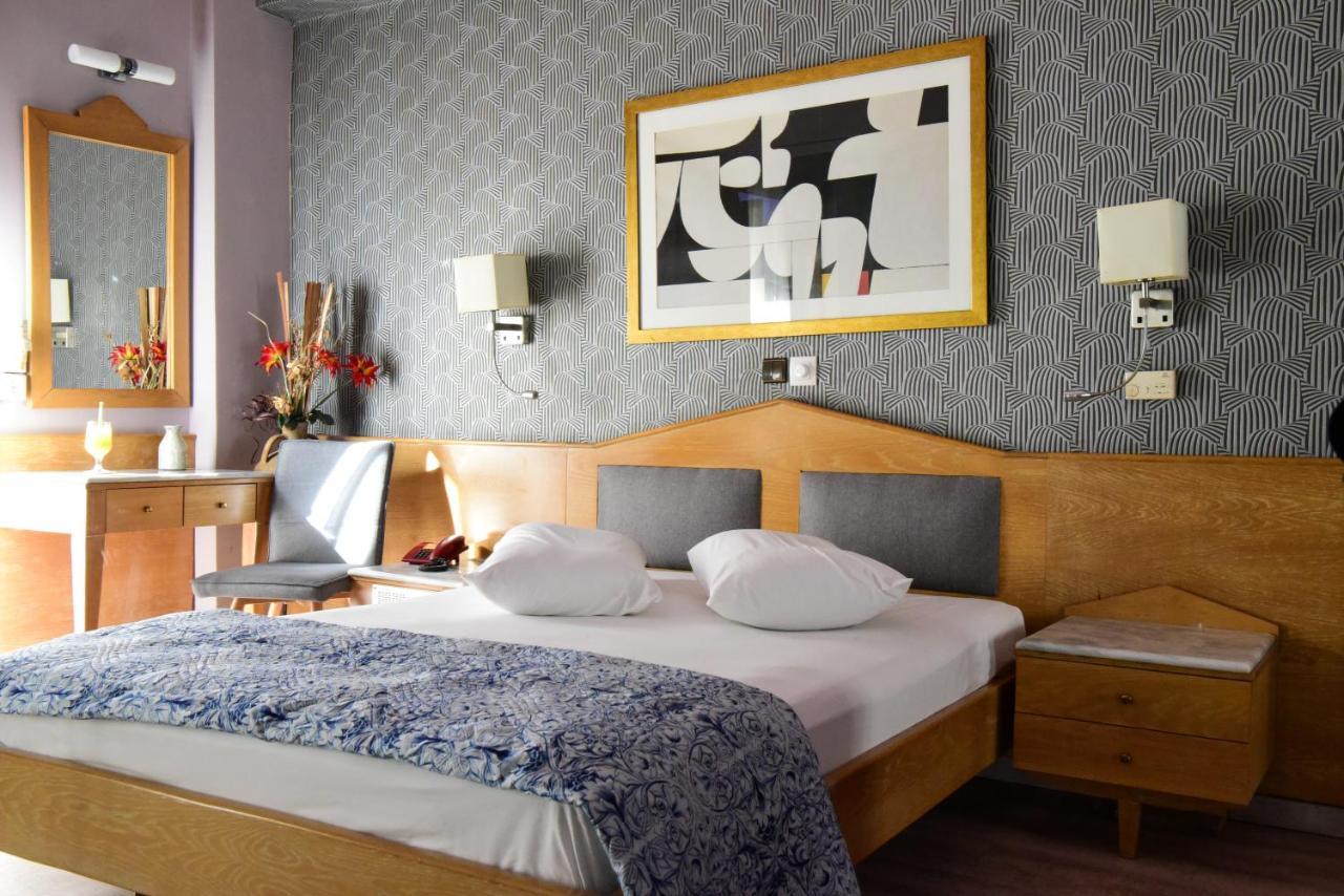 Eva Hotel พีเรียส ภายนอก รูปภาพ