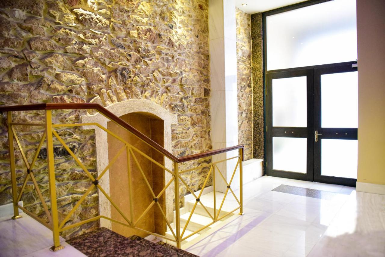 Eva Hotel พีเรียส ภายนอก รูปภาพ