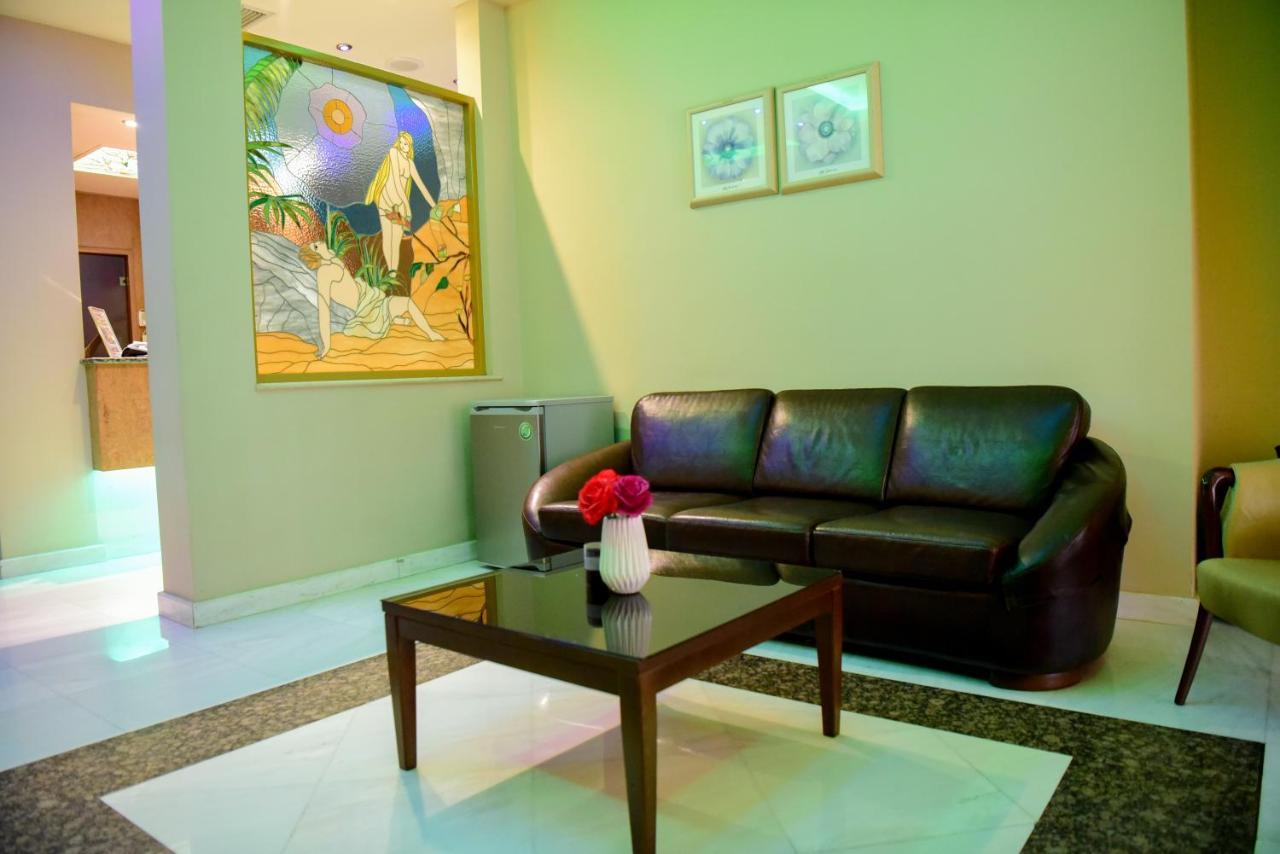 Eva Hotel พีเรียส ภายนอก รูปภาพ