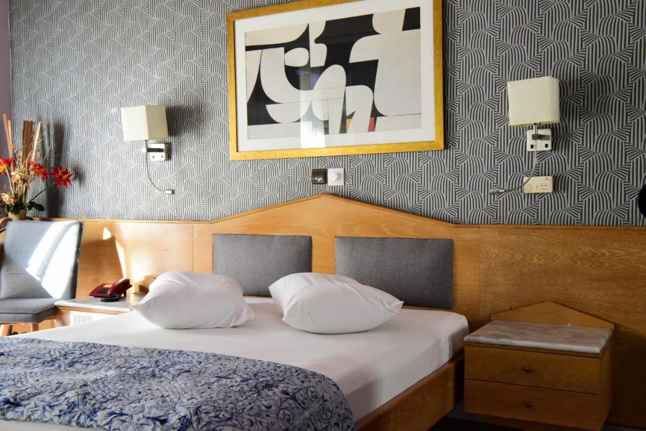 Eva Hotel พีเรียส ภายนอก รูปภาพ
