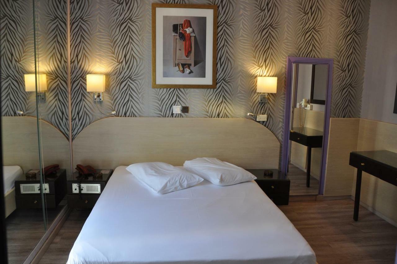 Eva Hotel พีเรียส ภายนอก รูปภาพ